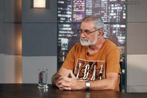 Лев Авенайс